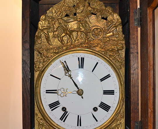 Lot 213_1: Turn cent straight oak clock case with mid 19th c clock movement. H251cm