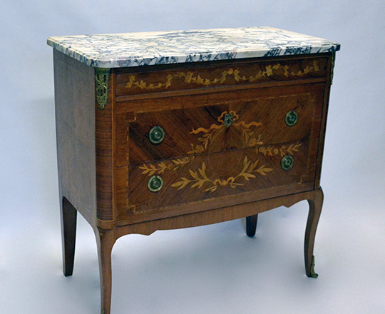 Lot 215_1: Turn cent L.XVI / L.XV Transition two drawer, marble top fine marquetry commode with gilt bronze orn. H