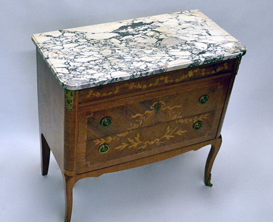 Lot 215_2: Turn cent L.XVI / L.XV Transition two drawer, marble top fine marquetry commode with gilt bronze orn. H