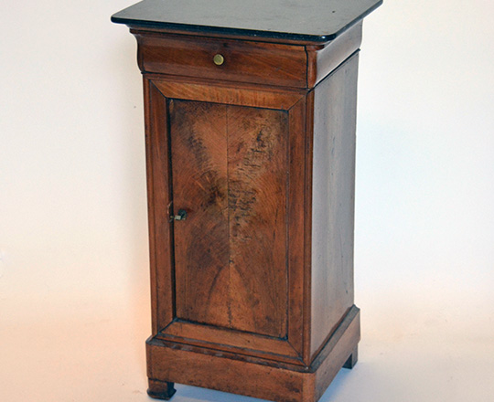 Lot 419: 19th cent Louis Ph. Black marble top side table.H74xW40xD32,5cm.