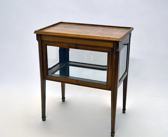 Lot 436: Early cent Louis XVI marquetry tea table with drop glass doors. H73xW63xD42cm.