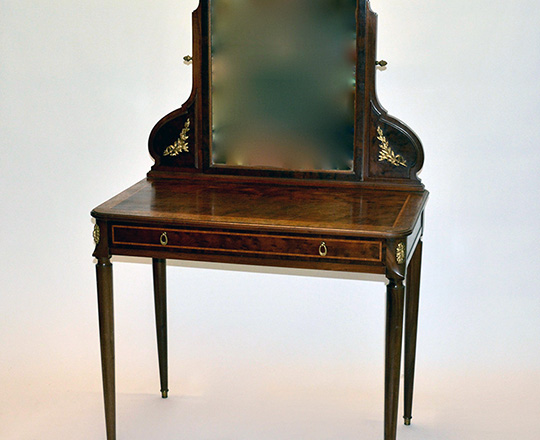 Lot 462: Turn cent Louis XVI single drawer, mahogany vanity with tilt top mirror. H147xW93xD51cm.