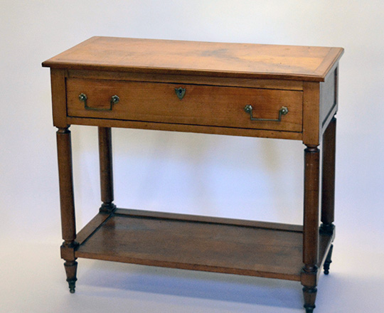 Lot 473: 19th cent cherry country single drawer console. H82xW90xD43cm.