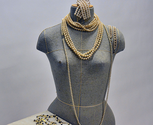 Lot 474_1: Various sizes of pearls necklaces.