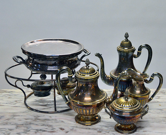 Lot 478: Silver plated Louis XVI style tea & coffee service, max. H30cm; adding two plate warmers.