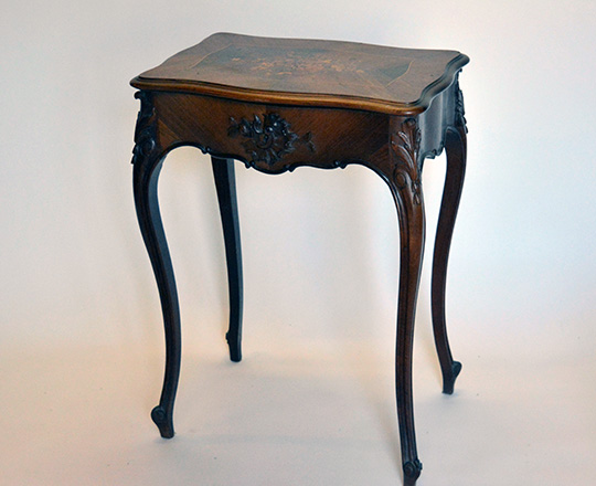 Lot 496: 19th cent Louis XV rosewood 'necessaire' floral marquetry table.
