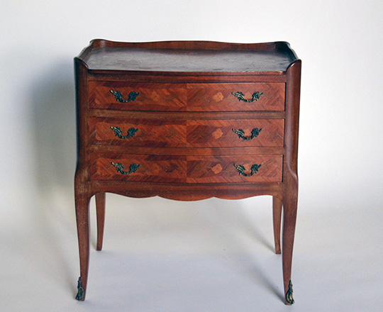 Lot 514: Small Louis XV style three drawer commode. H59xW52xD34cm.