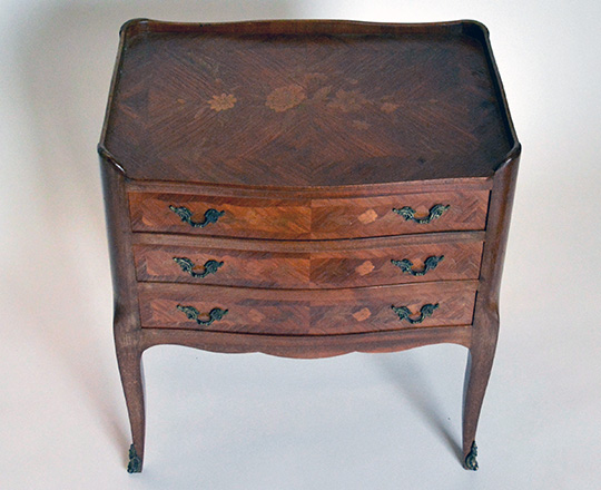Lot 514_2: Small Louis XV style three drawer commode. H59xW52xD34cm.