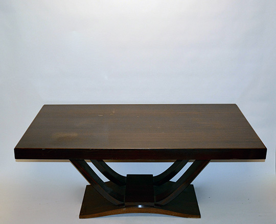 Lot 524: Sleek line Art Deco table with pull out extentions in Macassar ebony. H75xW108xD100cm, (open 270cm.)