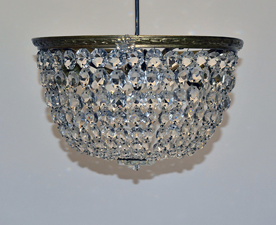 Lot 532_1: Pair turn cent crystal 'basket' form ceiling fixture and a larger single one. Dia.29,5cm (large)