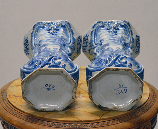 Lot 542_5: Chinese? Blue & white porcelaine vase / lamp, H32cm (with base) and a pair of signed Delft vases, H32cm.