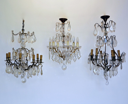 Lot 553_1: Early/mid cent three stages eight light brass chandelier. H 82cm.